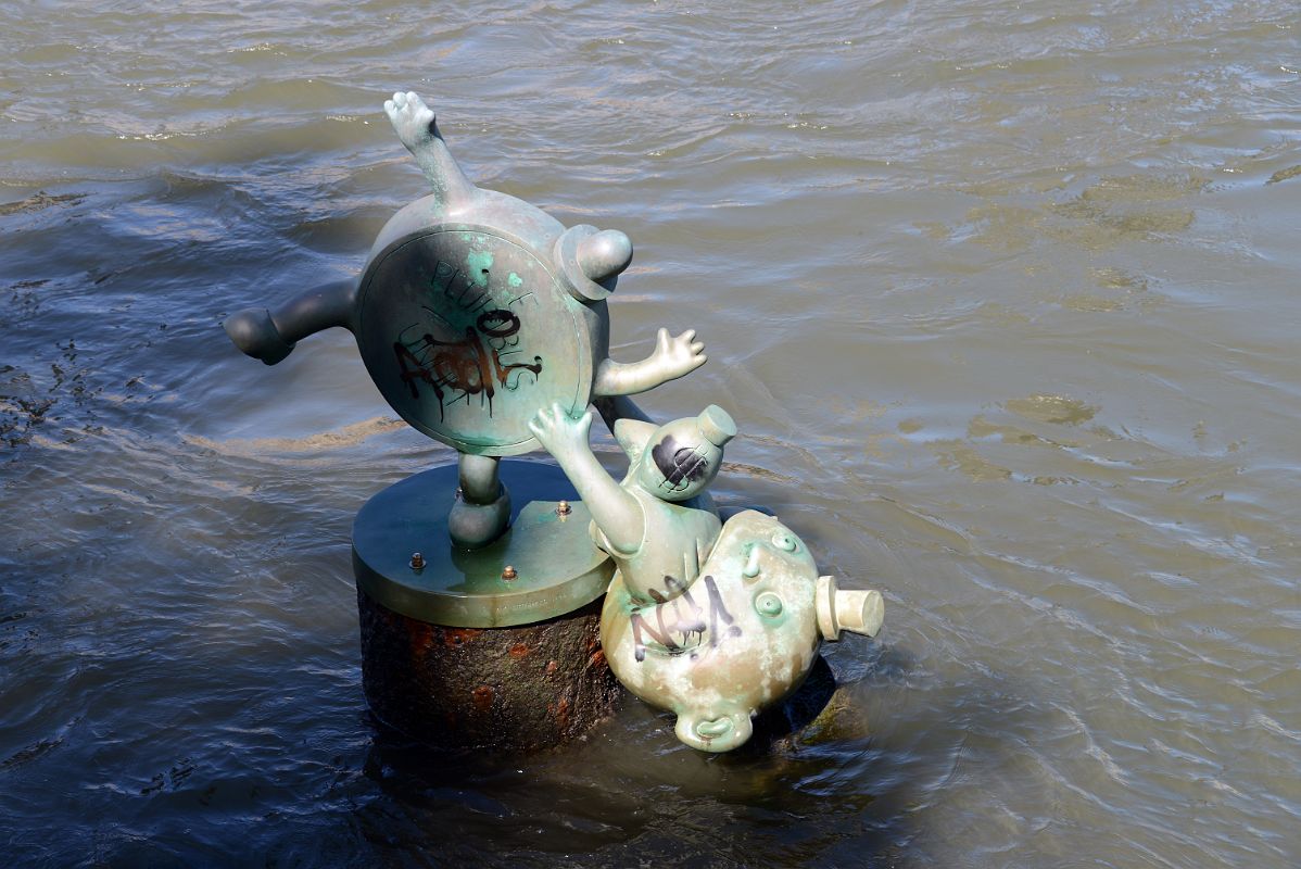 57 New York City Roosevelt Island The Marriage of Money and Real Estate sculpture 2 by Tom Otterness Built In 1996